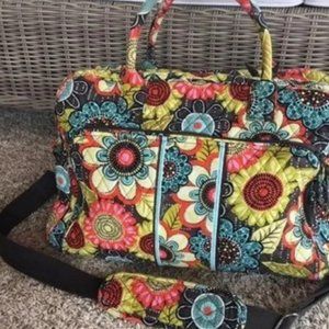 CLOSET CLOSING 6/15 - Vera Bradley Weekender